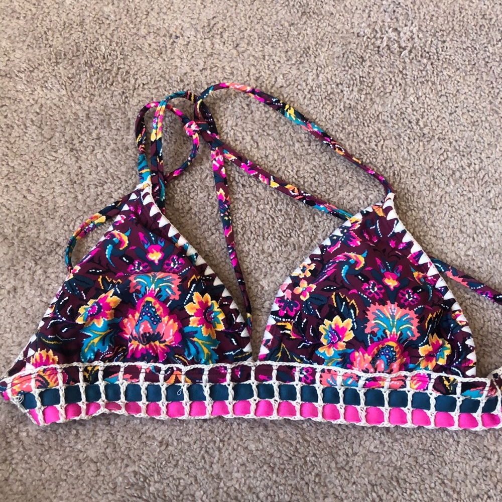 Bikini - Picture 2 of 6